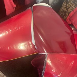 Cameo Michine / Brand New has material